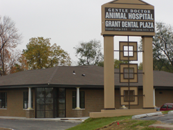 Exterior of Gentle Doctor Animal Hospital Grant location in Omaha, NE